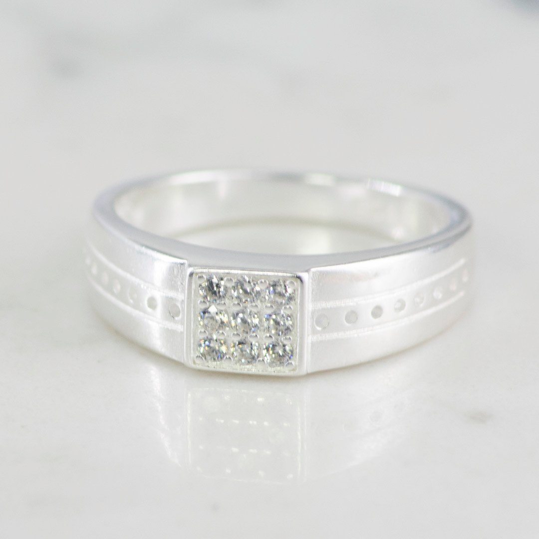 ARGOLLA CUADRADO 6 CIRCONES